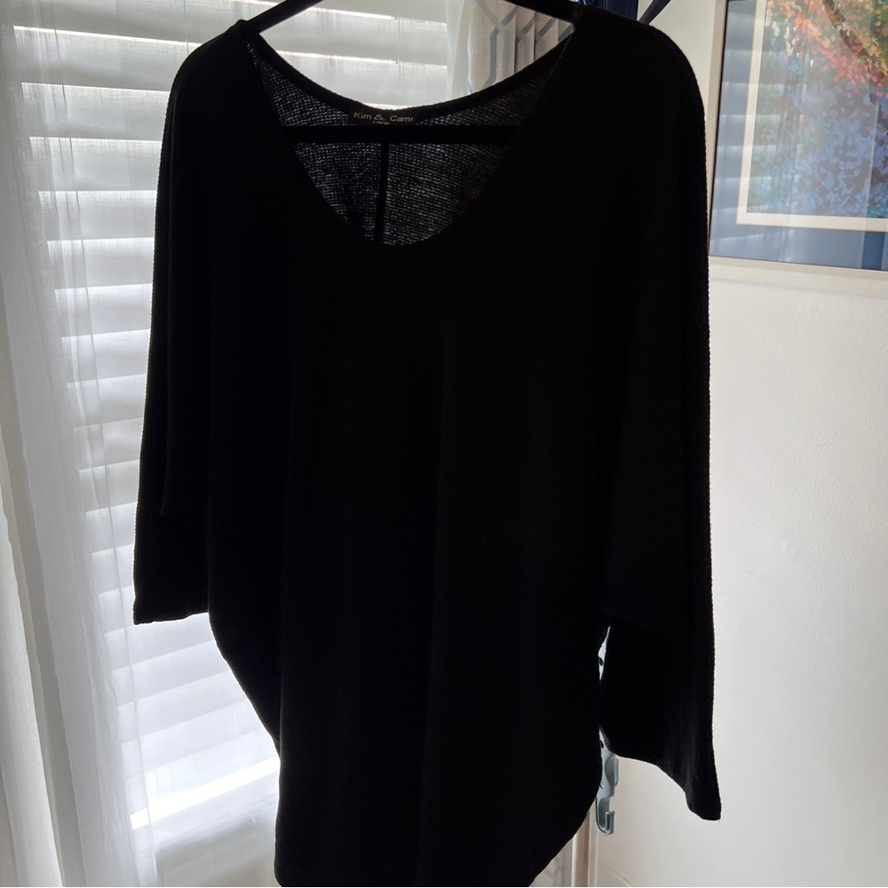 Simple Black 3/4 sleeve blousy sweater